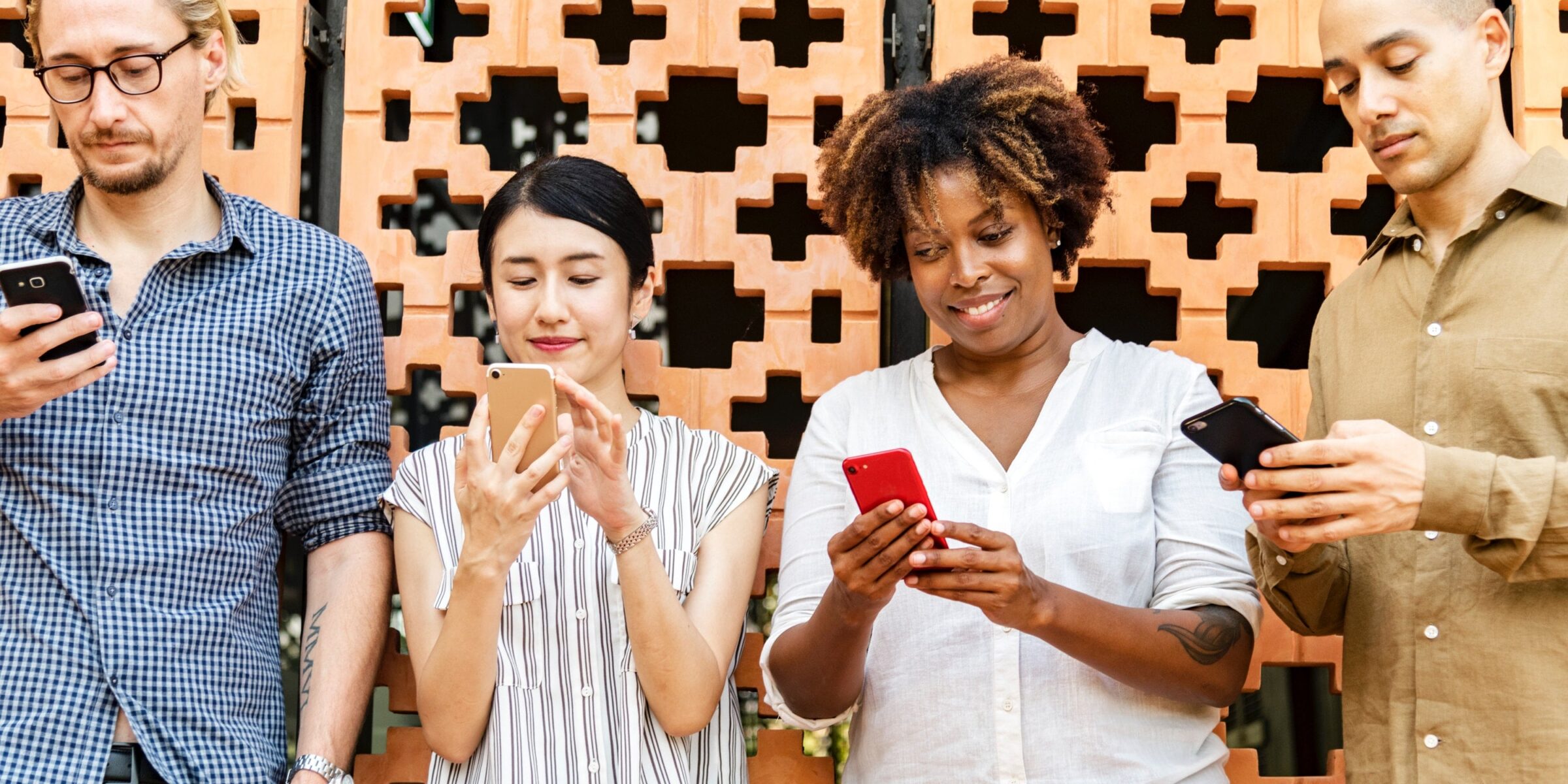 Four patients texting with their medicare provider