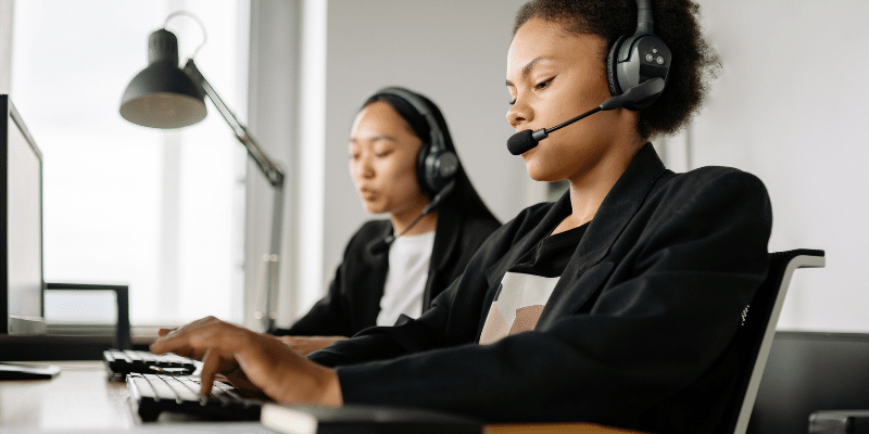 busy after hours medical answering service reps